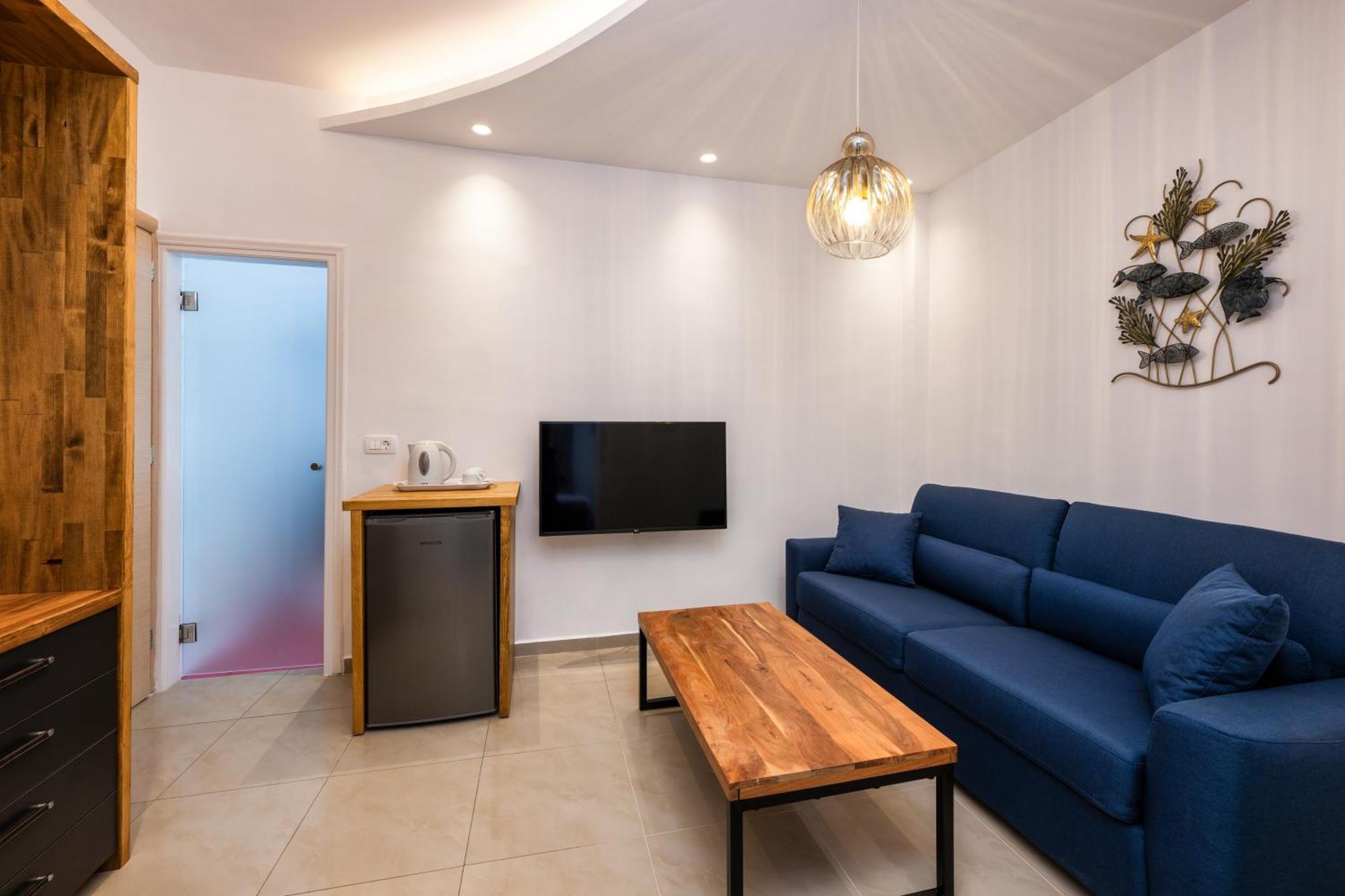 Alizea Villas & Suites Fíra Szoba fotó